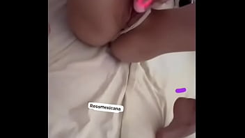 Que Rico Se La Pasa Con Su Puerquito Se La Chupa Rico Me Imagino Que Es Tu Lengua En Mi Vagina thumbnail