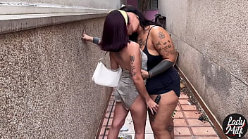 He took the college girl from the party to an alley and they fucked nicely subtitled in english