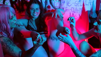 Lesbian threesome loves to tickle & foot worship