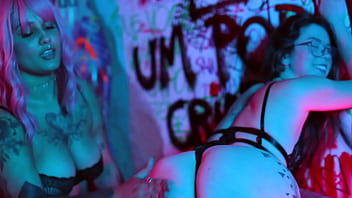 Lesbian threesome loves to tickle & foot worship