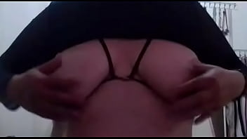 Cachondesndose para que la vea amiho