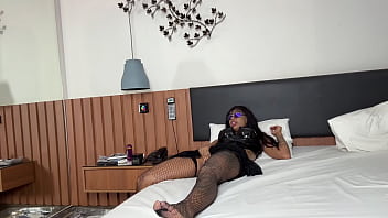 O corno chamou o amigo e eu dei para ele e o amigo ainda comeu o corno safado