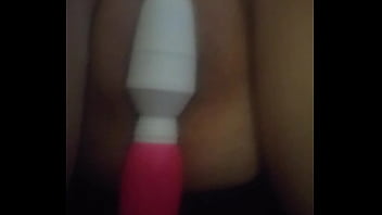 Thick girl masterbates