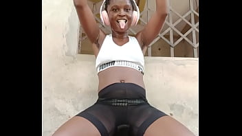 Can u believe crazybitch received tortoise as gift from her favourite fan