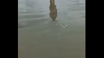 Me exibindo na praia com bikine bem pequeno