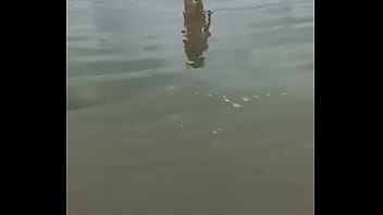 Me exibindo na praia com bikine bem pequeno