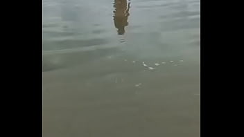 Me exibindo na praia com bikine bem pequeno