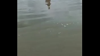 Me exibindo na praia com bikine bem pequeno