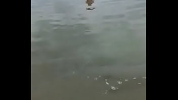 Me exibindo na praia com bikine bem pequeno