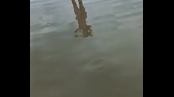 Me exibindo na praia com bikine bem pequeno Me exibindo na praia com bikine bem pequeno