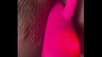 Le encanta llegar varias veces con el vibrador es una ninfomana