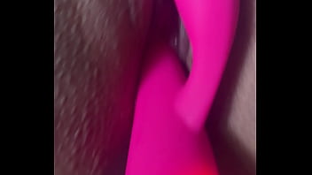 Le encanta llegar varias veces con el vibrador es una ninfomana