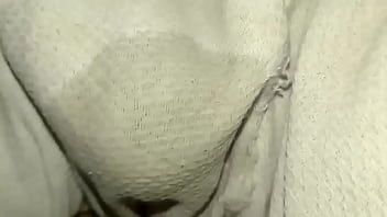 Una deliciosa meada con mi pañal y pantalón puesto y de paso deliciosa pajita y doble orgssmo