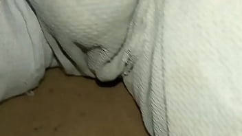 Una deliciosa meada con mi pañal y pantalón puesto y de paso deliciosa pajita y doble orgssmo