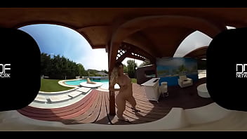 Poolside penetration solo summer lovin'