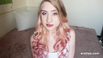 Cute usa babe teases us with her body