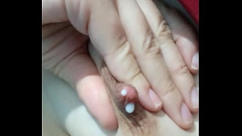 Troia col latte nelle tette