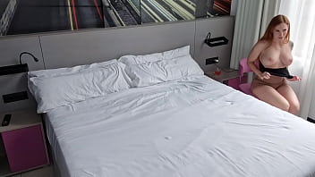 Gratis us busty milf sophia locke introduction masturbation