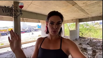 Facesitting com asfixia no the black hunter em pleno trabalho