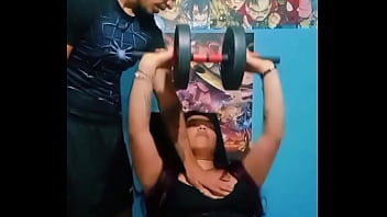 Mi hermanastra quiere que la entrene la voy a entrenar bien a fondo