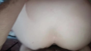 Mi hermanastro me coge super duro en mi habitacion