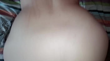 Mi hermanastro me coge super duro en mi habitacion