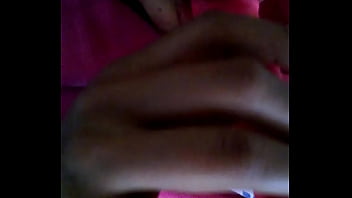 Viendo porno y metiendo vibrador