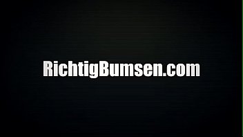 Osteuropaerin duscht und macht es sich selbst Osteuropaerin duscht und macht es sich selbst