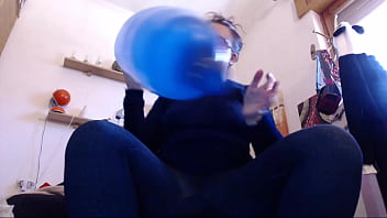 Big wet orgasm for these big balloons inflated together with you