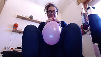 Big wet orgasm for these big balloons inflated together with you