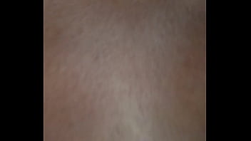 Vecina trola paga deuda