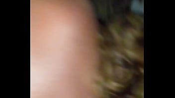 Vecina trola paga deuda