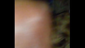 Vecina trola paga deuda