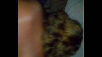 Vecina trola paga deuda