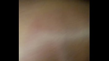 Vecina trola paga deuda