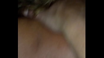 Vecina trola paga deuda