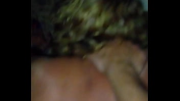 Vecina trola paga deuda