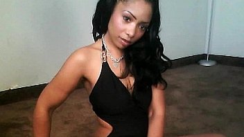 Ebony babe squirting