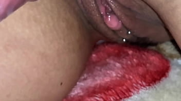 Comendo a vizinha escondido