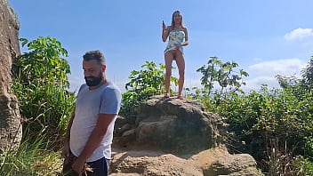 Pov fodemos em público na praia com boquete e lesbo