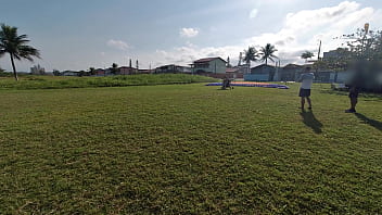 Pov fodemos em público na praia com boquete e lesbo