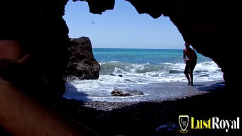 Dp for a slut at the beach