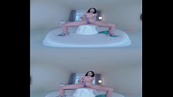 Vibrator brazilian milf's pussy insertion pleasures