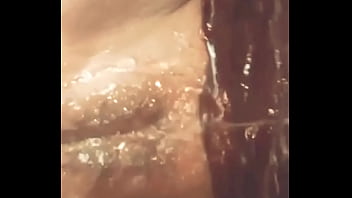 इंडियन देसी भाभी ने बाथरूम में जाकर नेनूवा से चूदाई कि