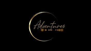 J'offre une belle et jeune blonde à la forte poitrine et au visage d'ange à