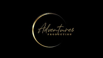 J'offre une belle et jeune blonde à la forte poitrine et au visage d'ange à