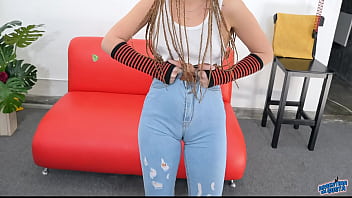 Young babe has big round ass and puffy cameltoe in tight jeans she is a startlet