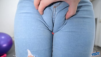 Young babe has big round ass and puffy cameltoe in tight jeans she is a startlet