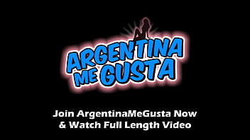 Young babe has big round ass and puffy cameltoe in tight jeans she is a startlet