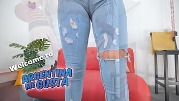 Young babe has big round ass and puffy cameltoe in tight jeans she is a startlet